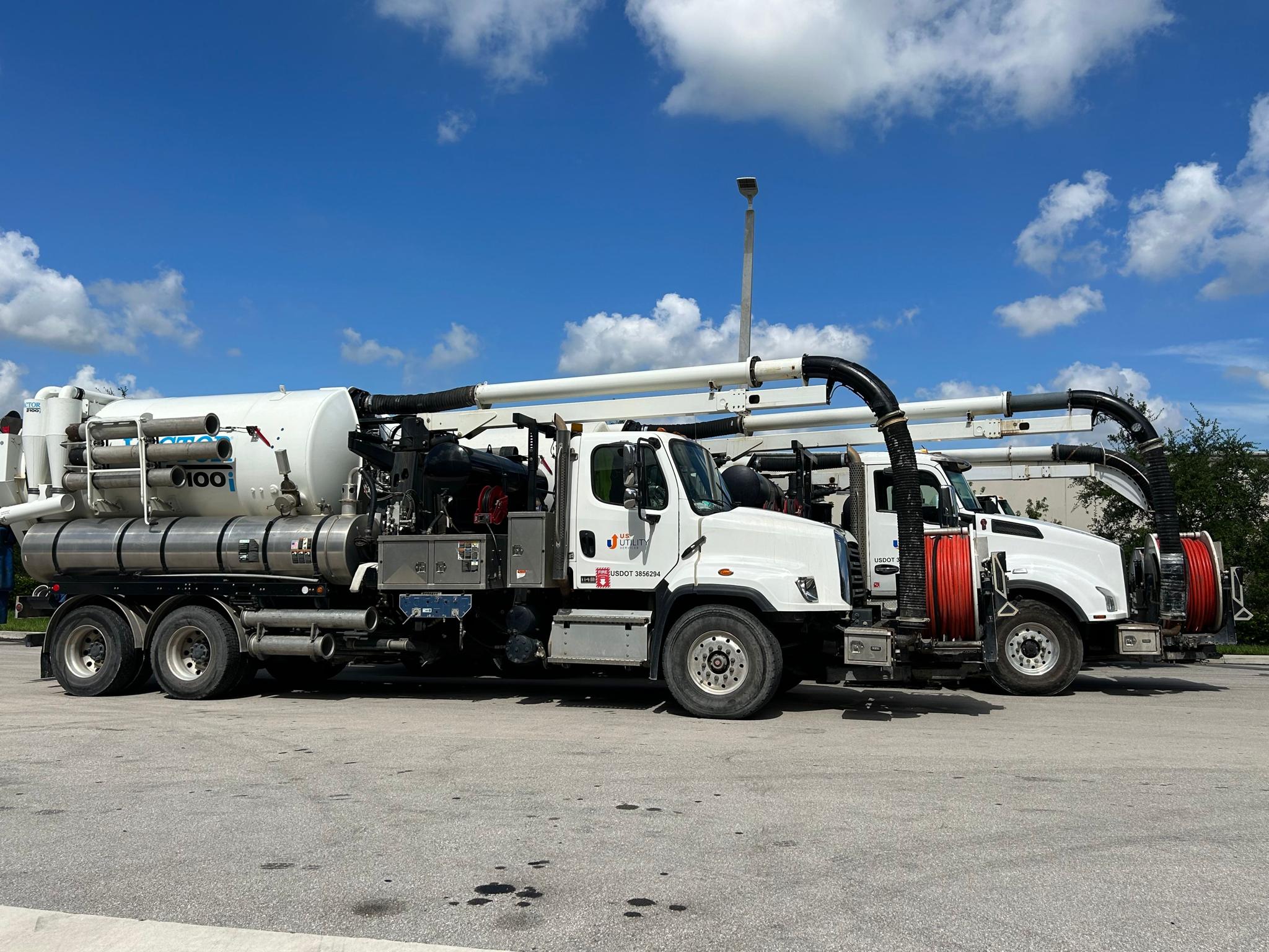 Hydro excavation truck at work exposing underground utilities in South Florida